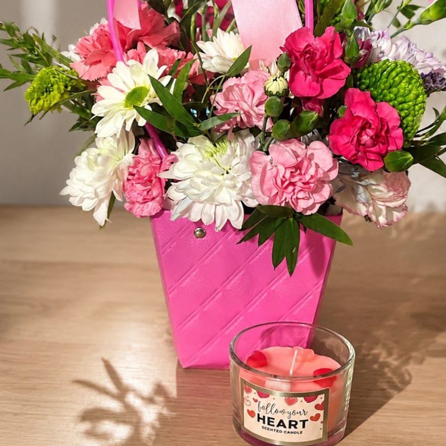 Box floral con vela aromática